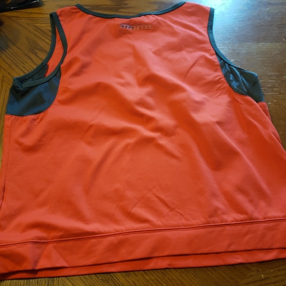 Lot of 2 Tail Tech & Danskin Now Sleeveless Athletic Exercise Tops Size Medium - Picture 7 of 8